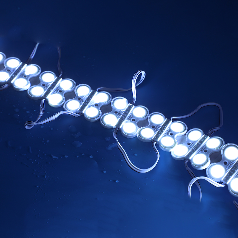 Four-lamp injection molding module for white light