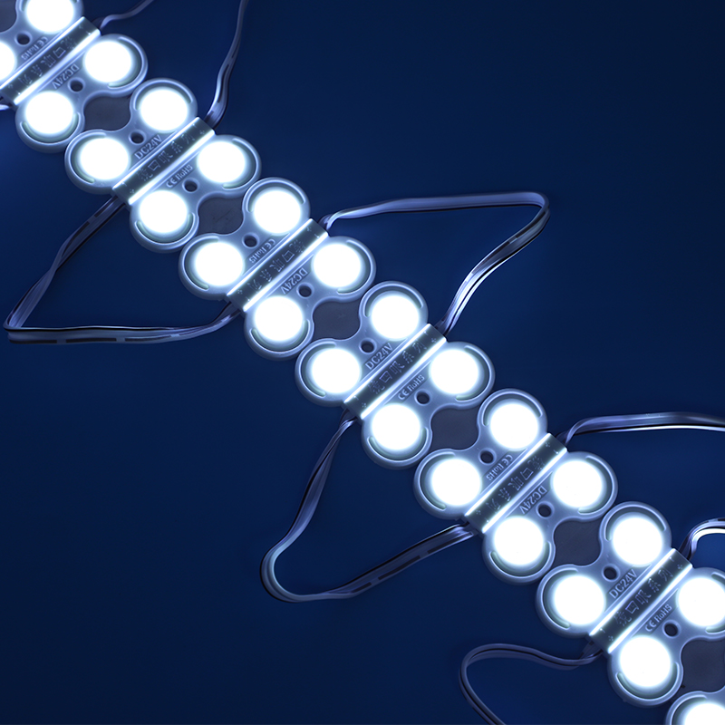 Four-lamp injection molding module for white light